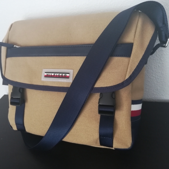 tommy hilfiger messenger bags